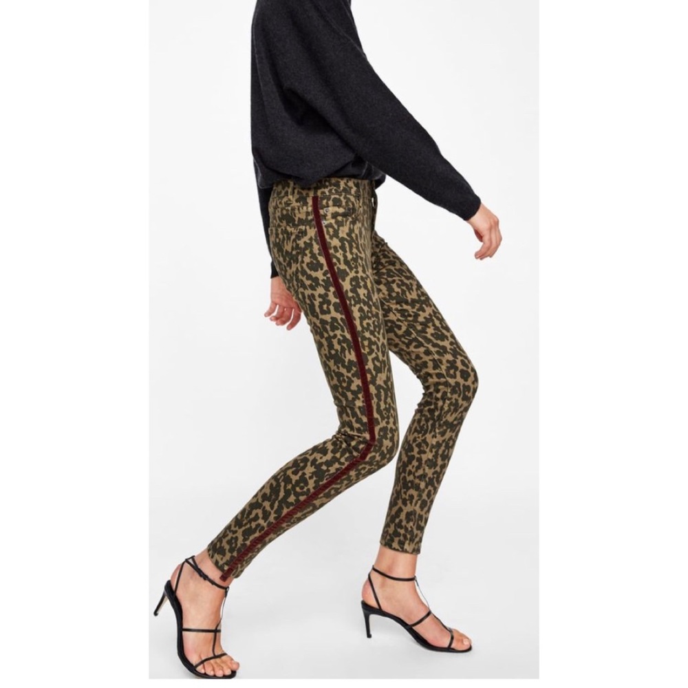 ZARA  ANIMAL PRINT JEANS